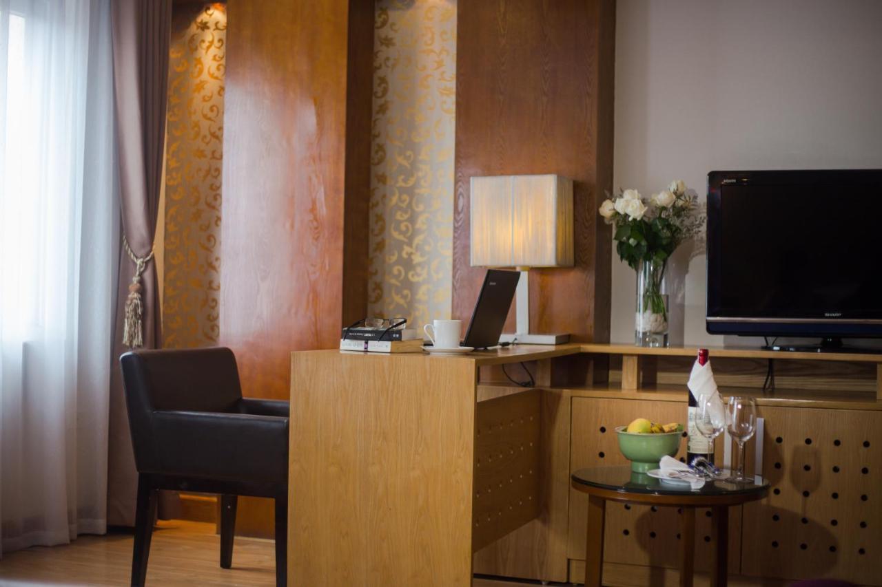 Eliana Ruby Hotel & Travel Ханой Екстер'єр фото